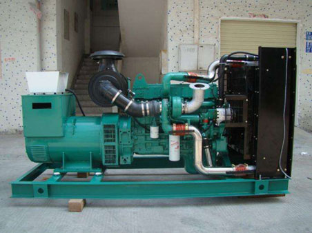 泰兴1100kw康明斯柴油发电机组图片 泰兴1100kw康明斯柴油发电机组图片
